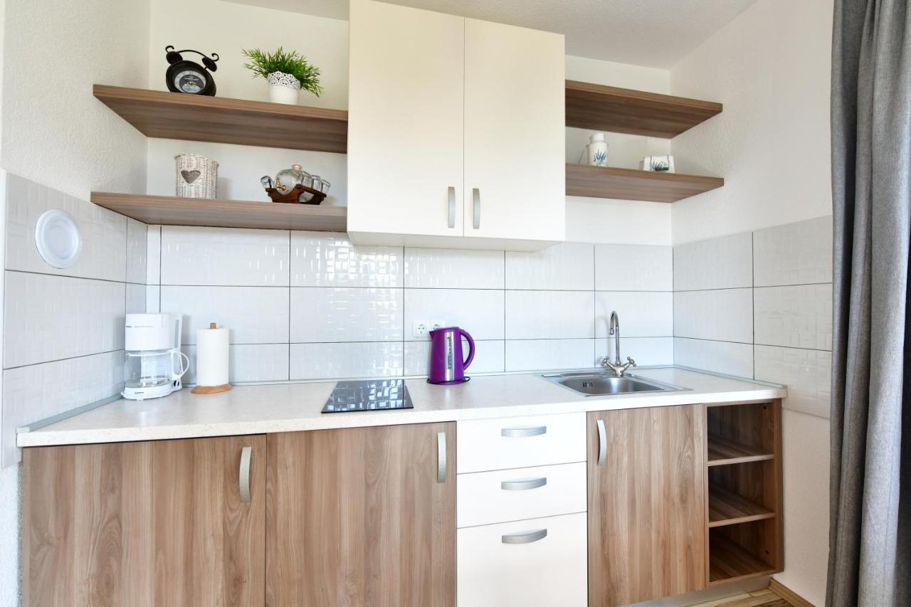 Holiday Home Ostrun Раковица Екстер'єр фото