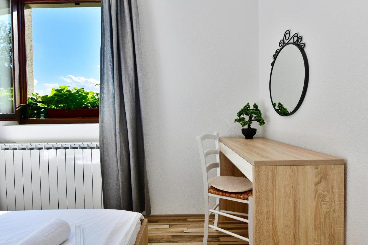 Holiday Home Ostrun Раковица Екстер'єр фото