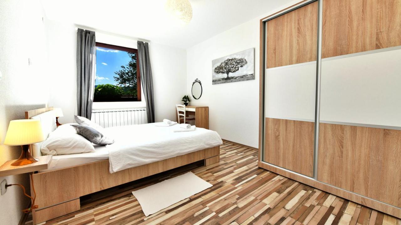 Holiday Home Ostrun Раковица Екстер'єр фото