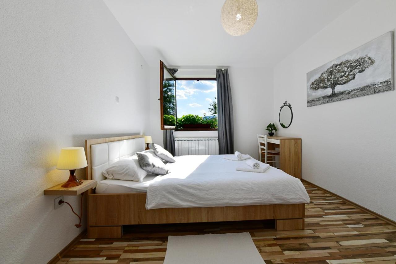 Holiday Home Ostrun Раковица Екстер'єр фото