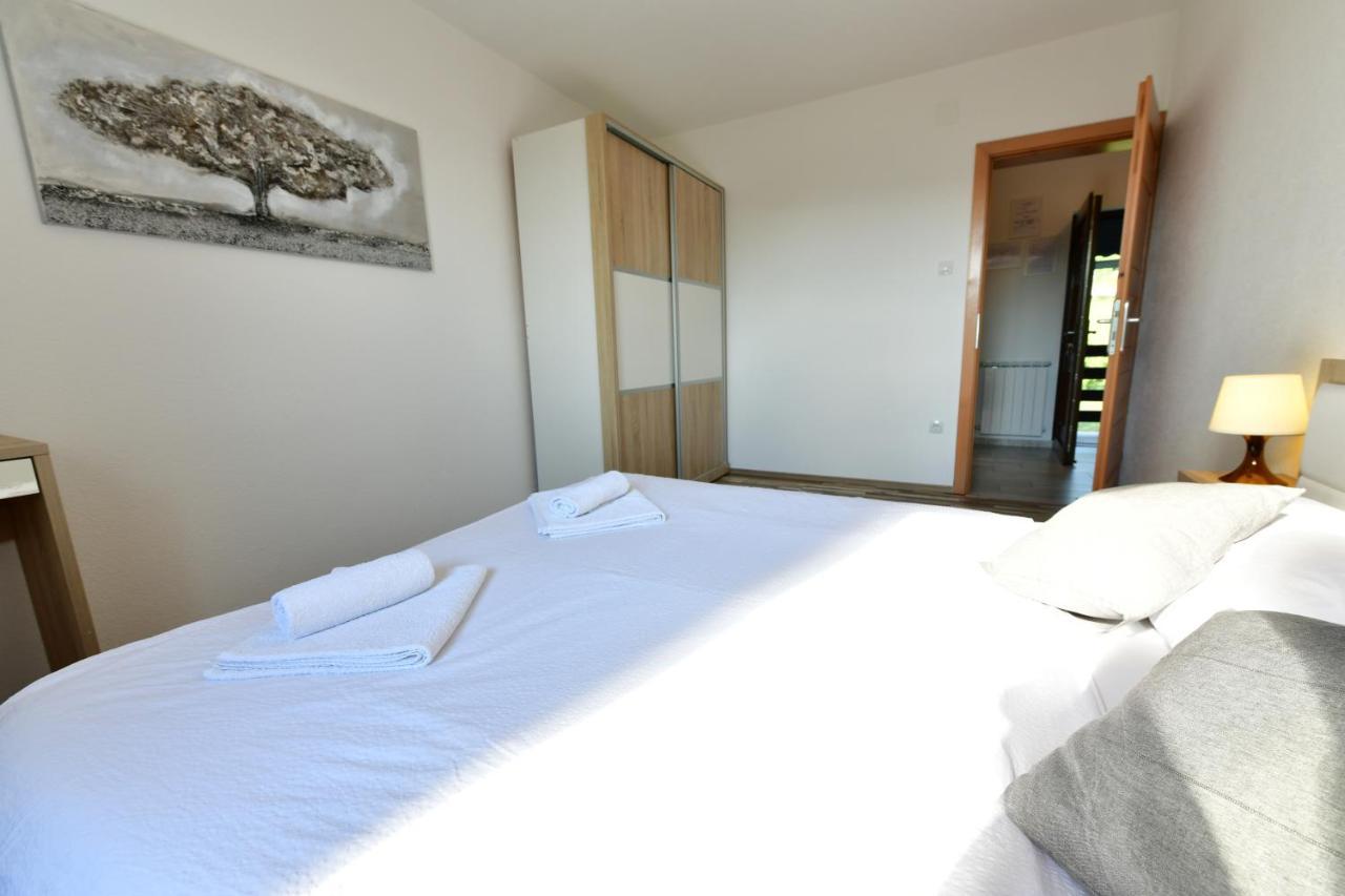 Holiday Home Ostrun Раковица Екстер'єр фото